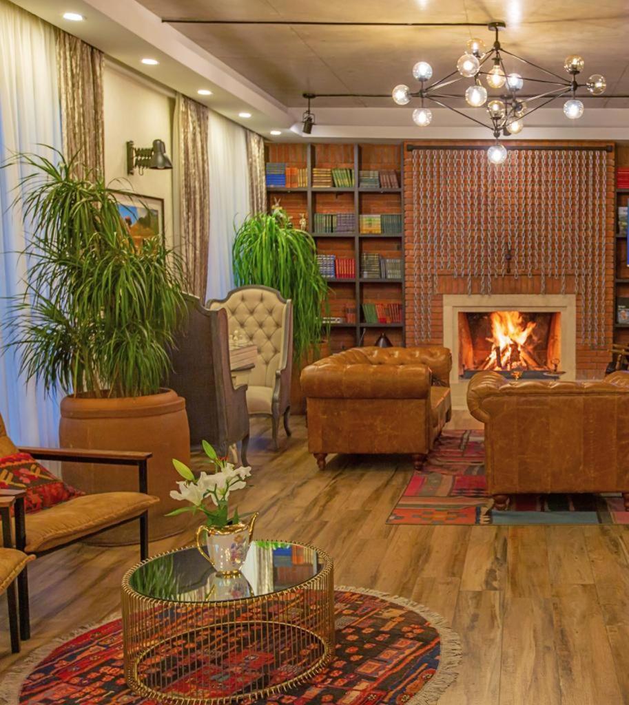 Seventeen Rooms Telavi Extérieur photo